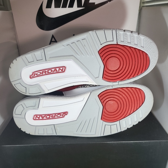 Size11.5- Jordan Legacy 312 Toro 2018 AV3922-601.... Fits Men Size 11.5, Youth S - Picture 10 of 12